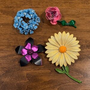 Colorful Floral Brooch Set vintage